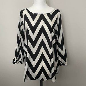 Black & White ZigZag Top